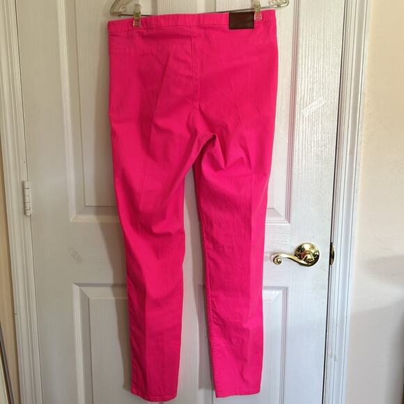H&M women’s size 12 Hot Pink Skinny legs stretchy jean. Side zipper, no pockets - Picture 6 of 7